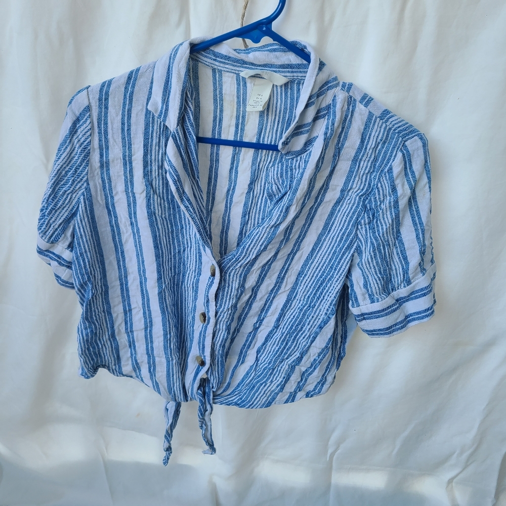H&M blue and white stripe button down crop top size 6